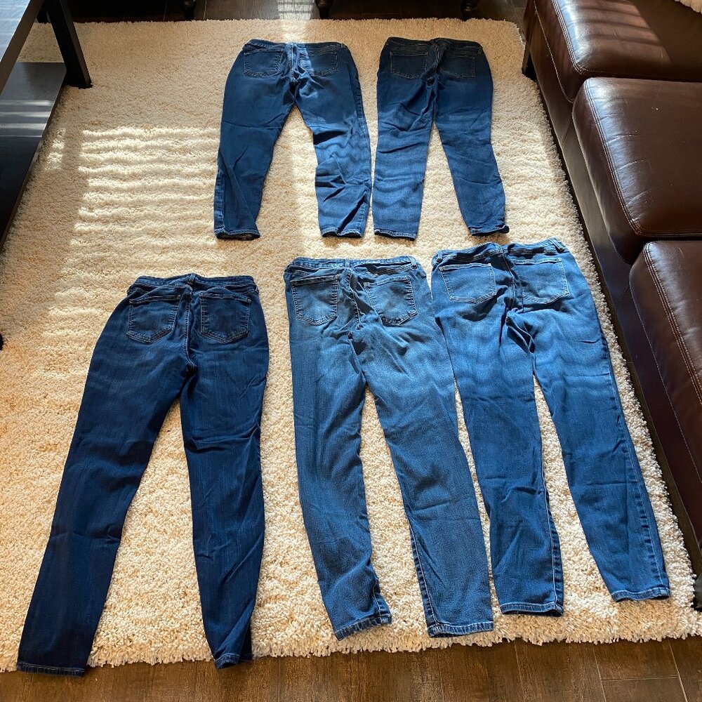 NYDJ AMI Skinny Jeans Size 4 - assorted dark blue jeans